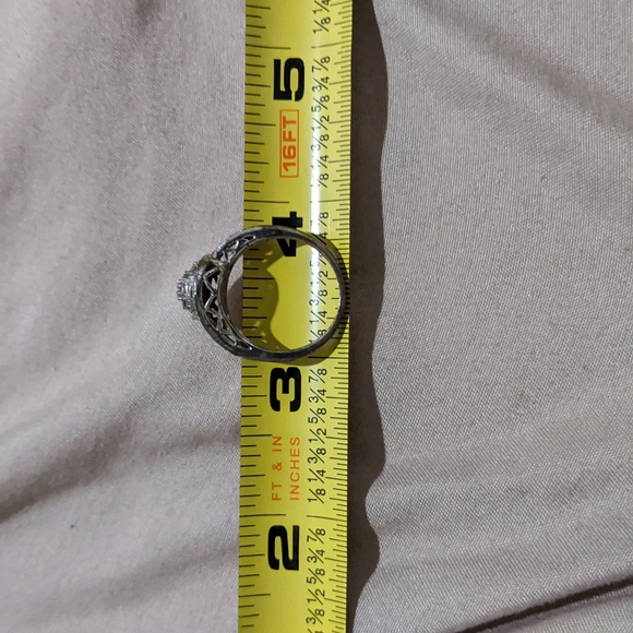 R.H. Macy & Co. Fine jewelry silver ring about size 9 - Picture 3 of 4